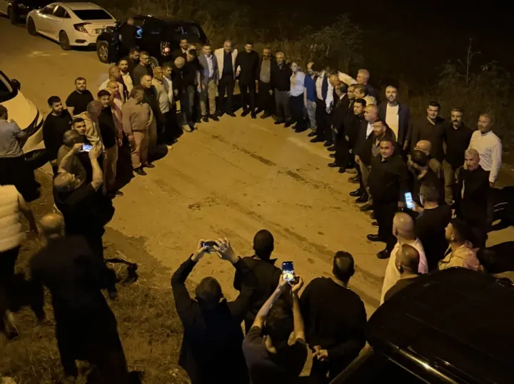 Topaktaş’ta Yoğun Katılımlı İstişare: MHP Heyeti Karaisalı’da Sahaya İndi