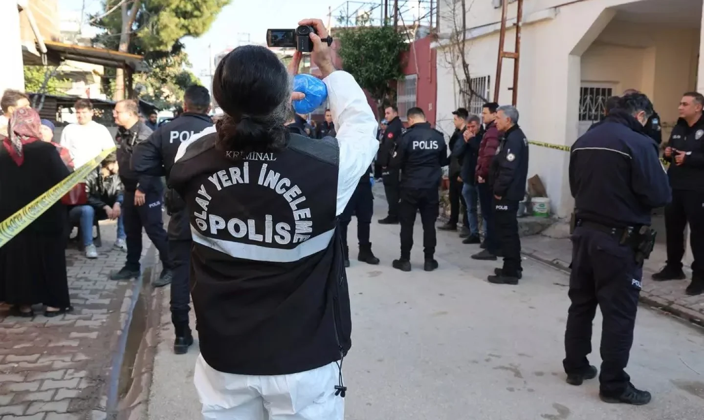 Adana’da bir polis memuru seri cinayetlerle ailesini katletti