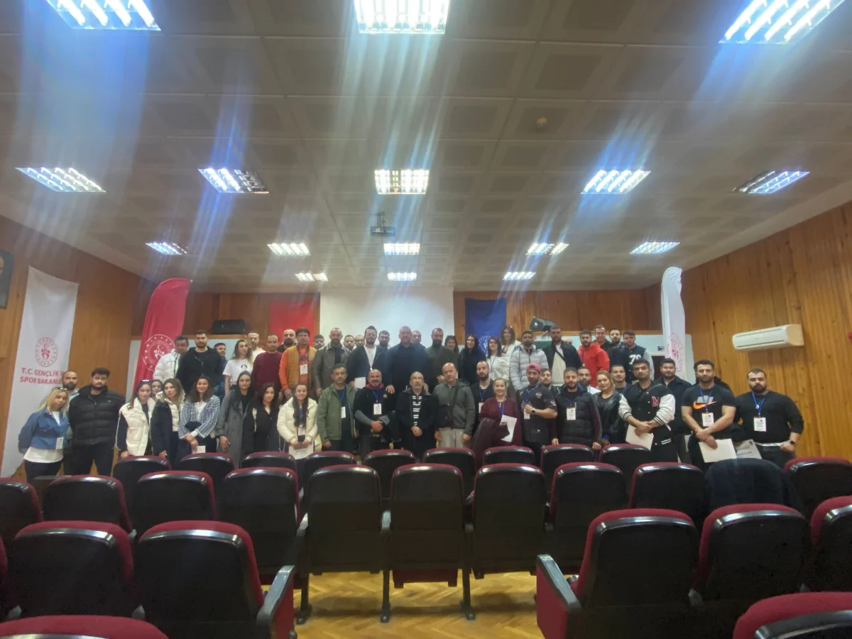 Vücut Geliştirme ve Fitness Antrenörlük  Gelişim Semineri Adana’da yapıldı