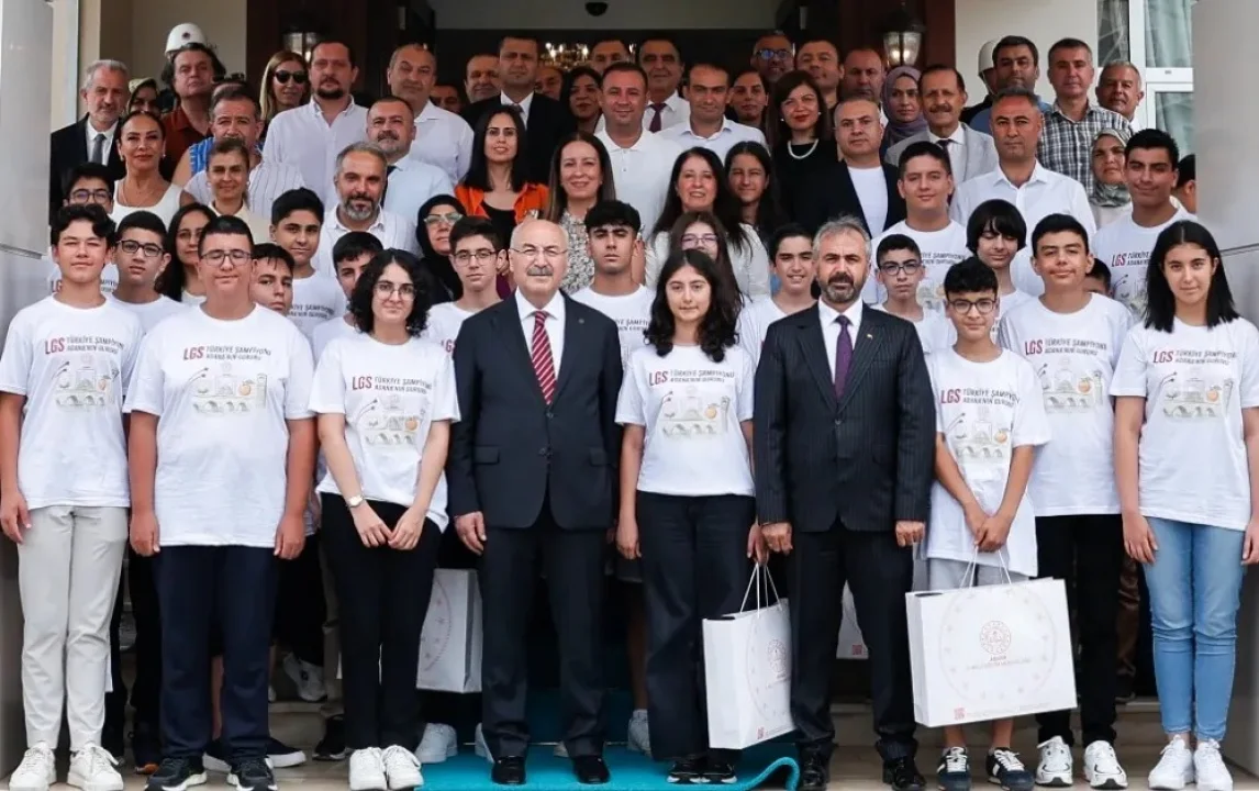 LGS Şampiyonları Adana Valisi ile Buluştu