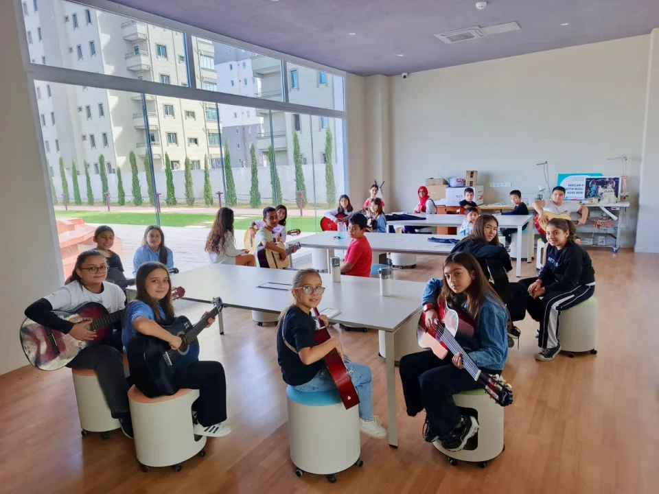 Sarıçam Belediyesi ile Halk Eğitim Merkezi’nden gençlere ücretsiz müzik eğitimi