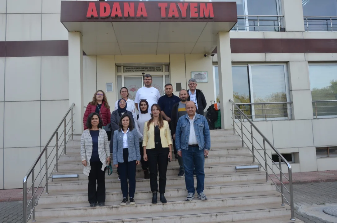 Üreticilere Çift Eğitim: Bitki Besleme ve Sera Mekanizasyonu Programı Tamamlandı