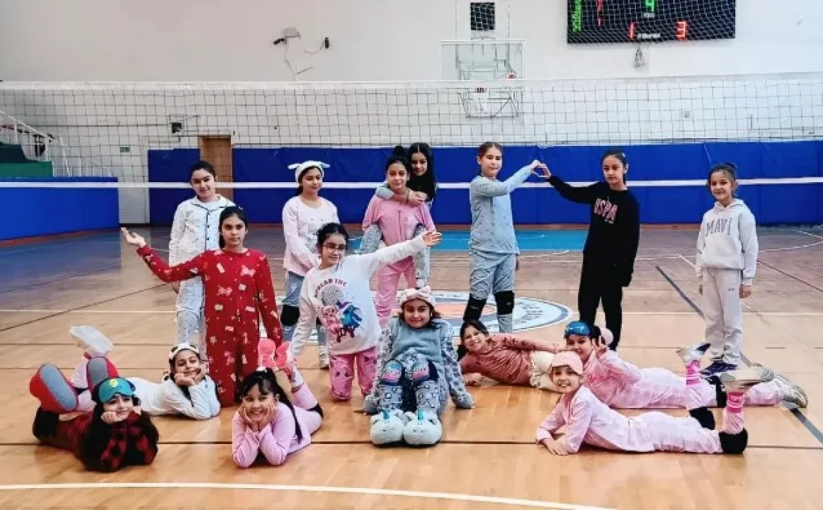 Ceyhan’da Kız Çocuklarından Voleybol Kurslarına Yoğun İlgi