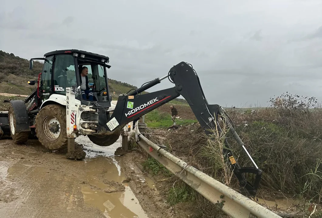 Yumurtalık’ta Yoğun Yağış Seferberliği: Yollar Açıldı, Risk Azaltıldı