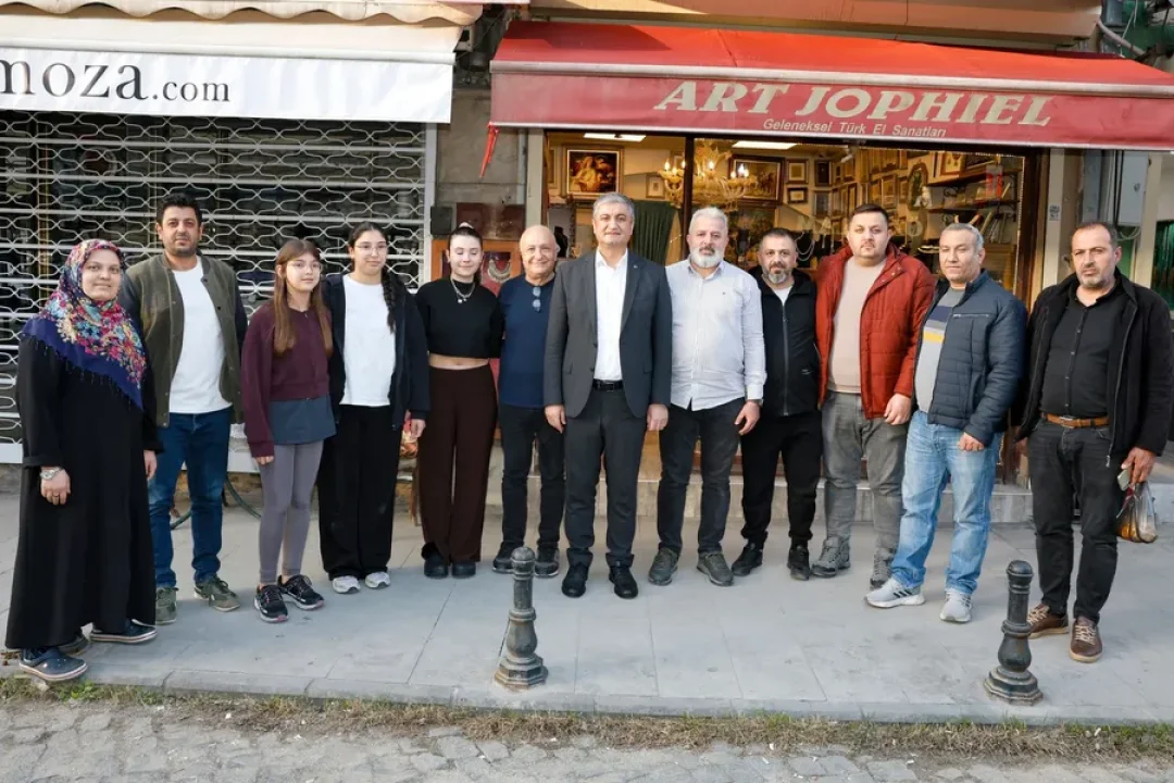Vali Mustafa Yavuz Adana Sokaklarında: Gönül Sofraları Gençlerle Kuruldu!