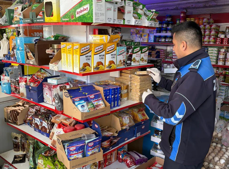 Yumurtalık’ta Ramazan Mesaisi: Hem Mutfakta Denetim Hem Gökyüzünde Gurur