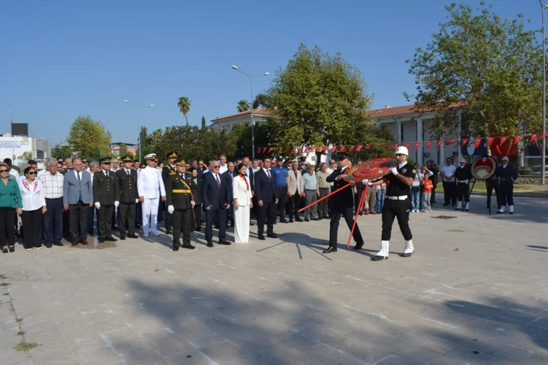 Ceyhan Kaymakamı Ramazan Kurtyemez Makamında Tebrikleri Kabul Etti